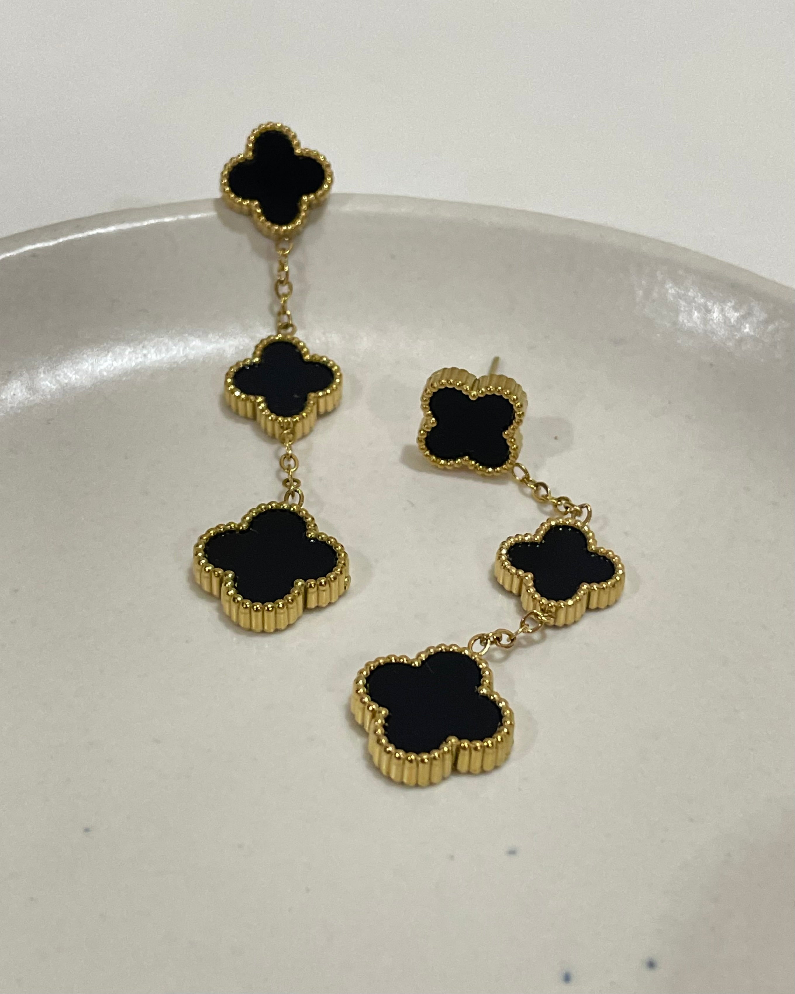 Dangling clover (Black)