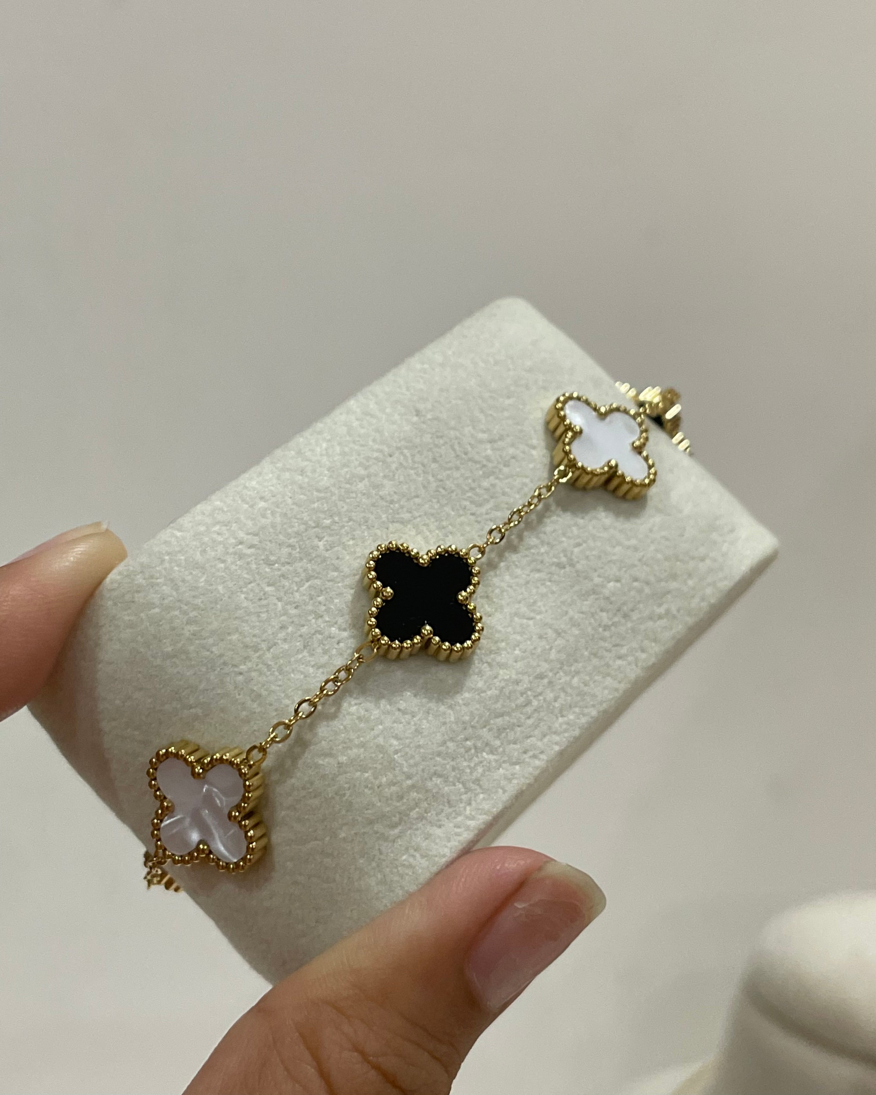 Multiple Clover Bracelet (Black & White)