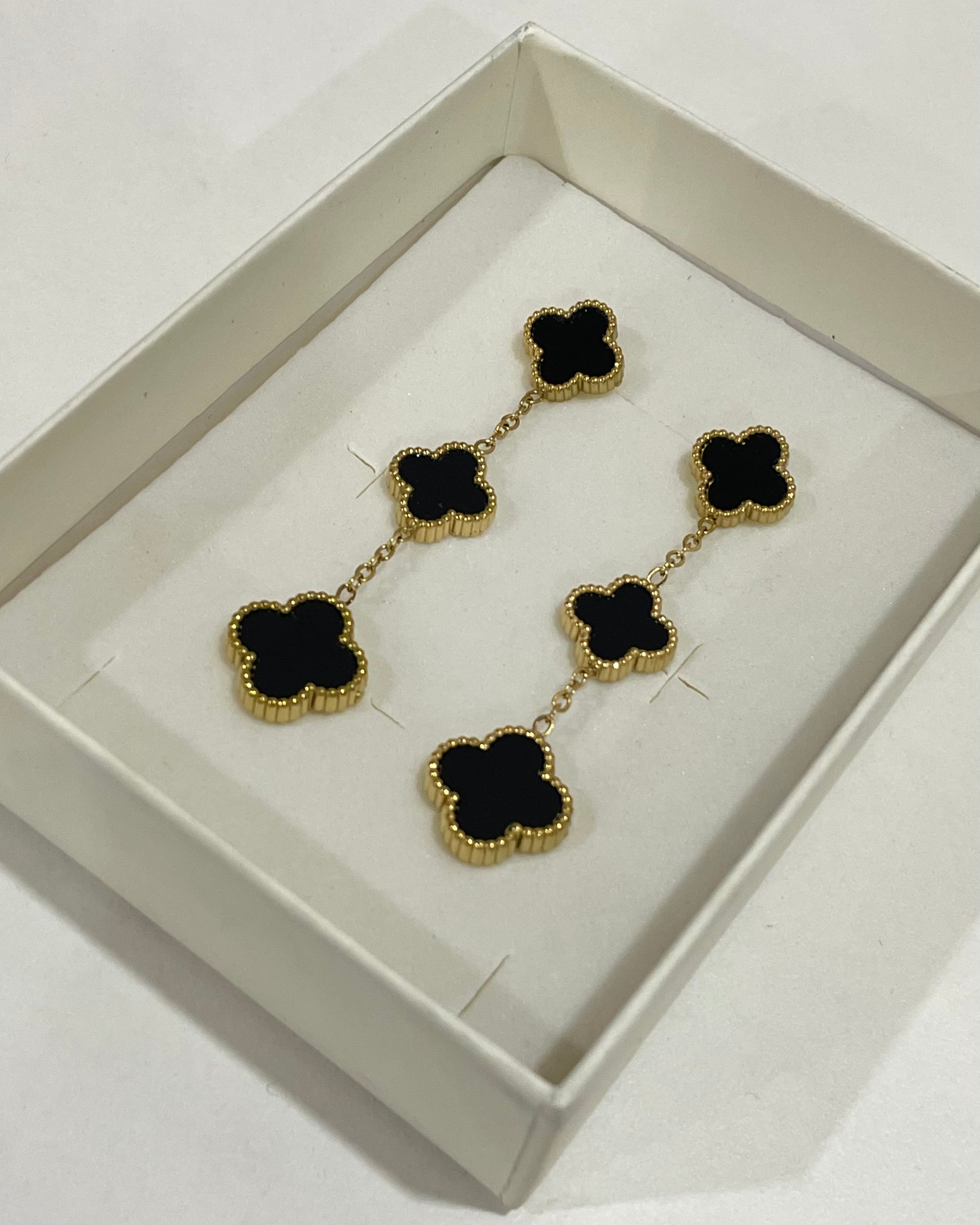 Dangling clover (Black)